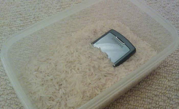 Rice on Wet SmartPhone Rice on wet smartphone